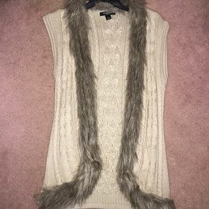 Nine West sleeveless sweater